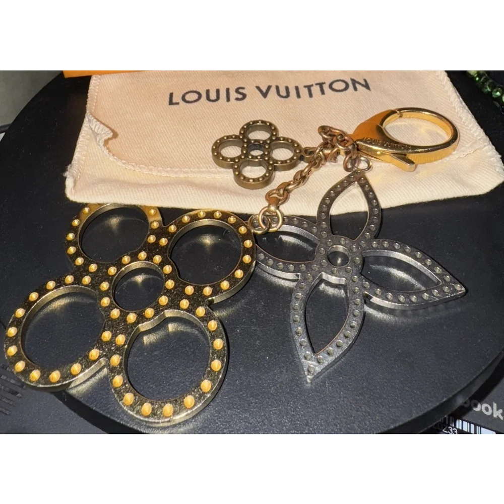 Louis Vuitton Flower key Chain Motif , Dust Bag, Box, COA - Picture 2 of 8